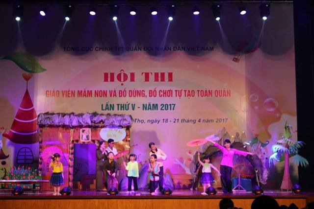 Một số hình ảnh cô giáo Nguyễn Thị Thu Trang tại hội thi Giáo..