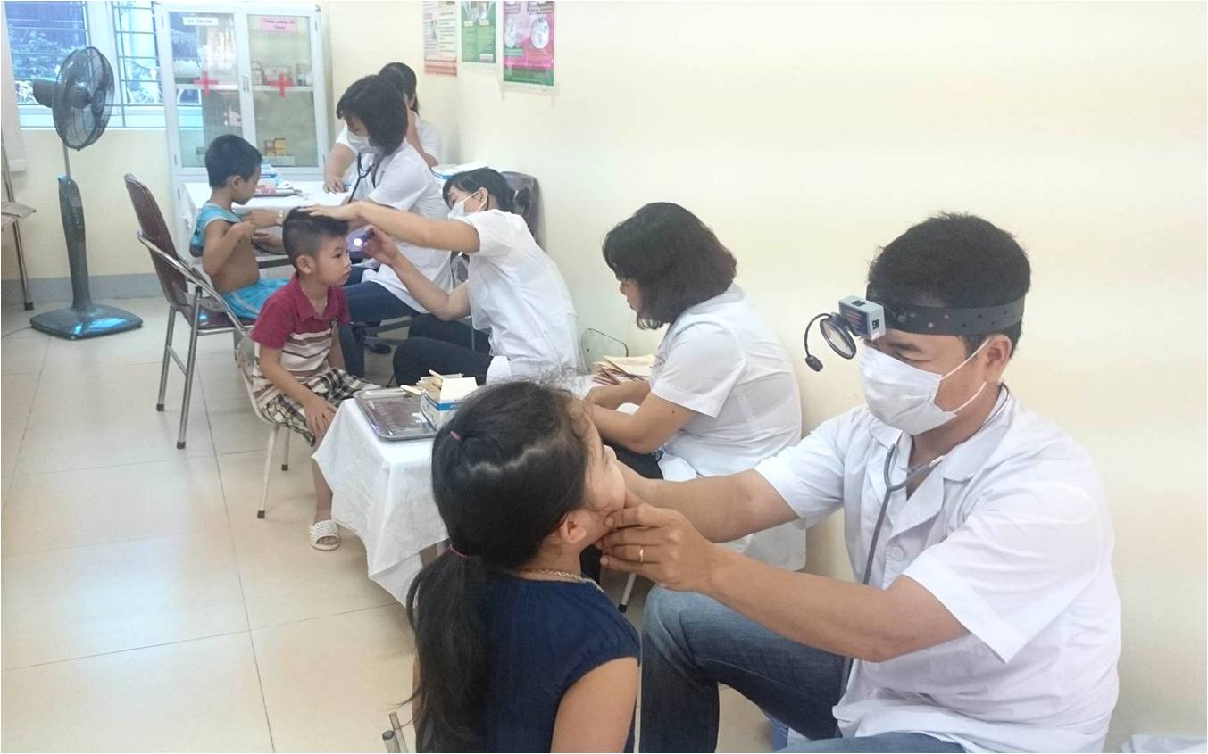 Khám sức khỏe đầu năm học 2016 -2017 cho các cháu