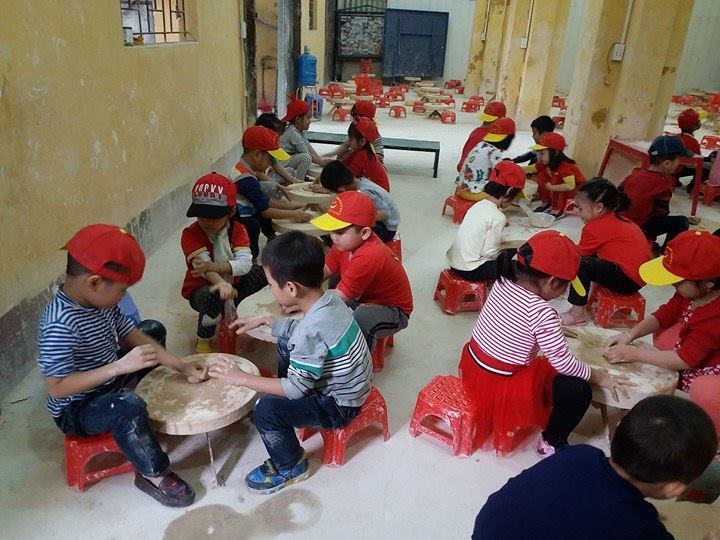 Các bé trường mầm non Sao Mai Z176 tham quan Làng nghề truyền..